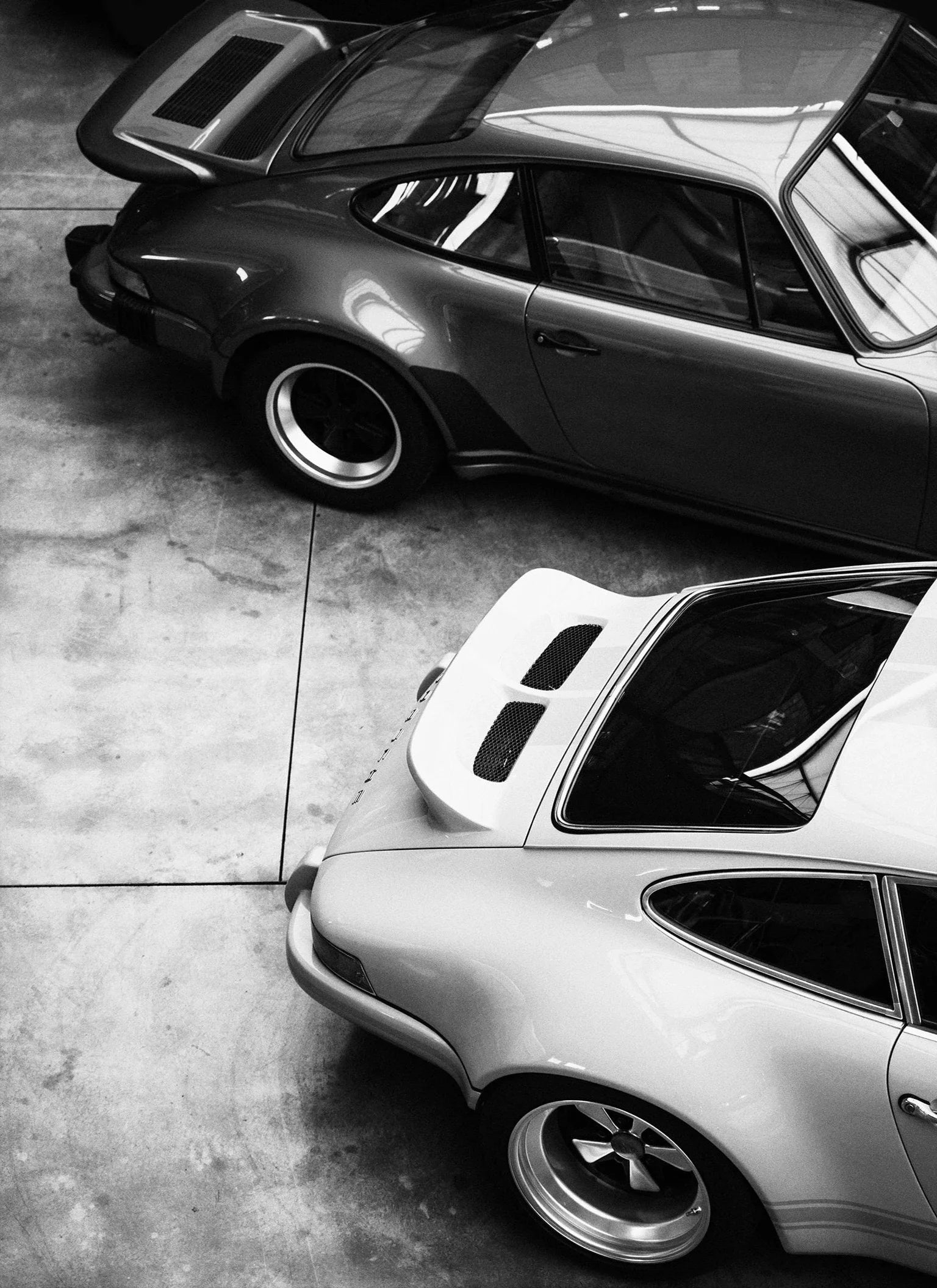 Modern Fashion Wall Art Simple Black and White Luxury Car HD Canvas Poster Prints Home Bedroom Living Room Decoration Mural